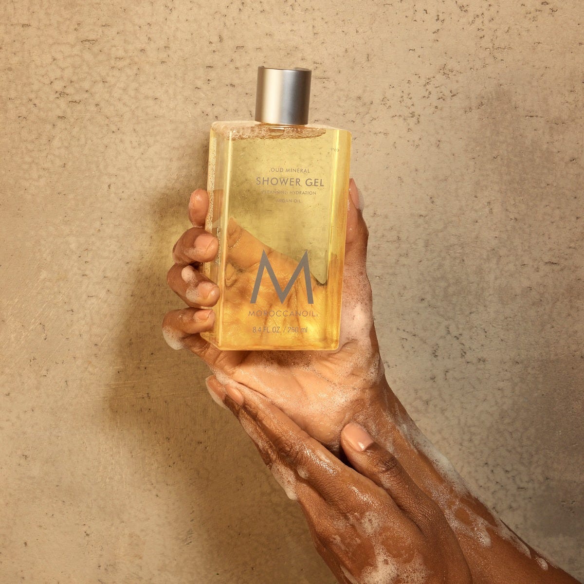 hand wash Oud Minéral de moroccanoil